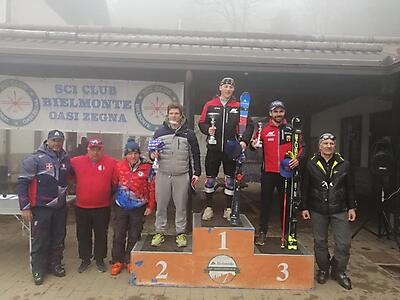 podio_M_Slalom_FIS_Bielmonte_13_03_2023