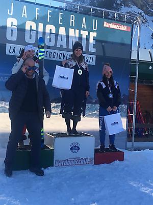 podio_F_Gigante FIS-NJR_Bardonecchia_10_02_2018